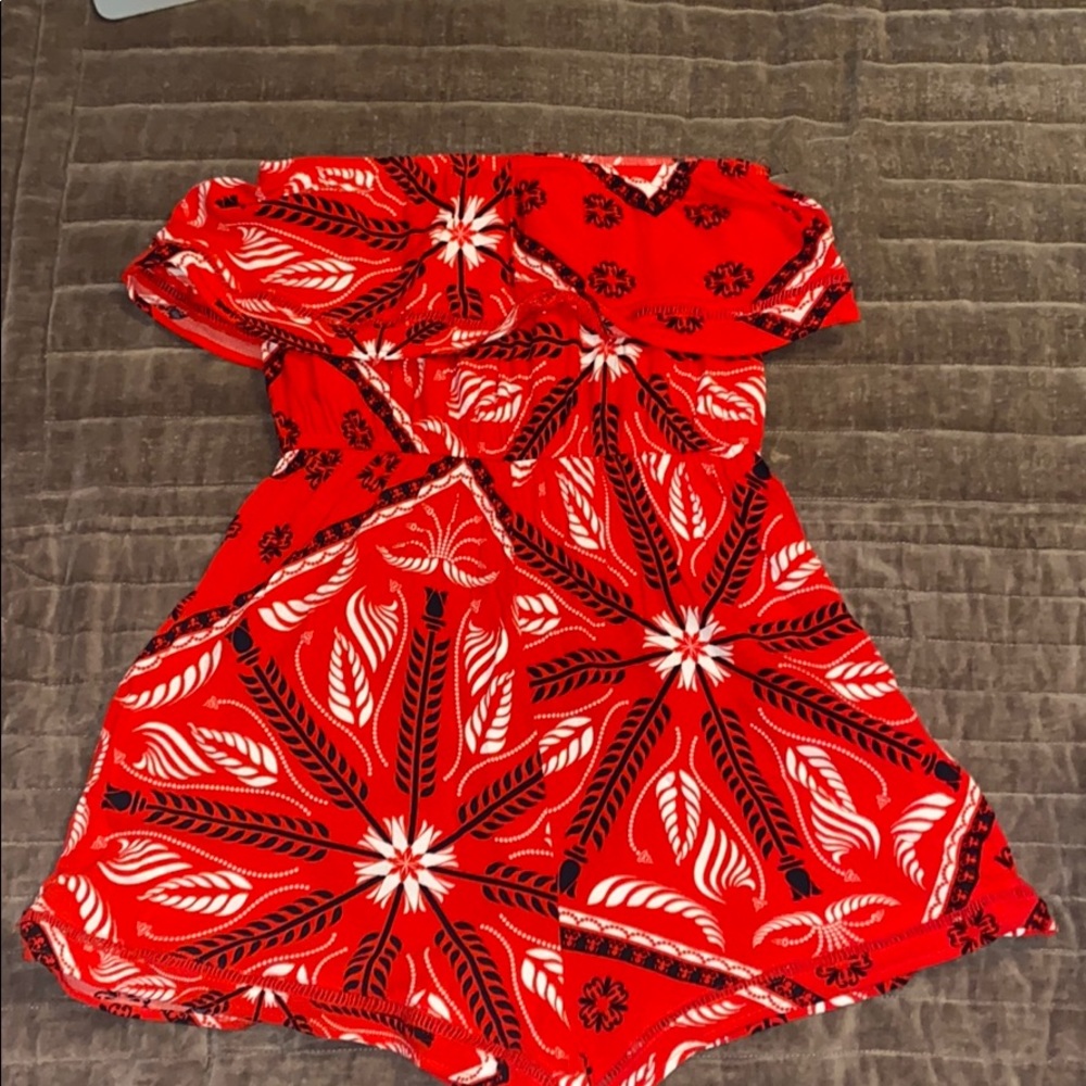Red romper - Picture 4 of 4